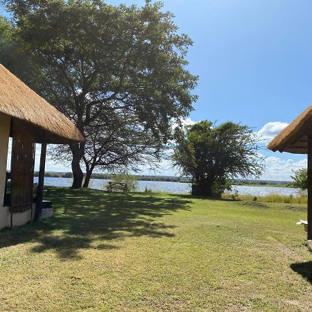 Big 5 Toro Lodge Kasane Εξωτερικό φωτογραφία