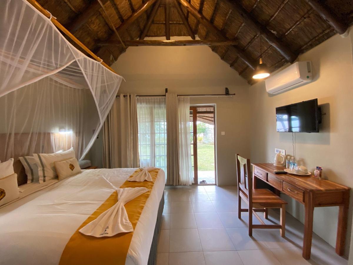 Big 5 Toro Lodge Kasane Εξωτερικό φωτογραφία