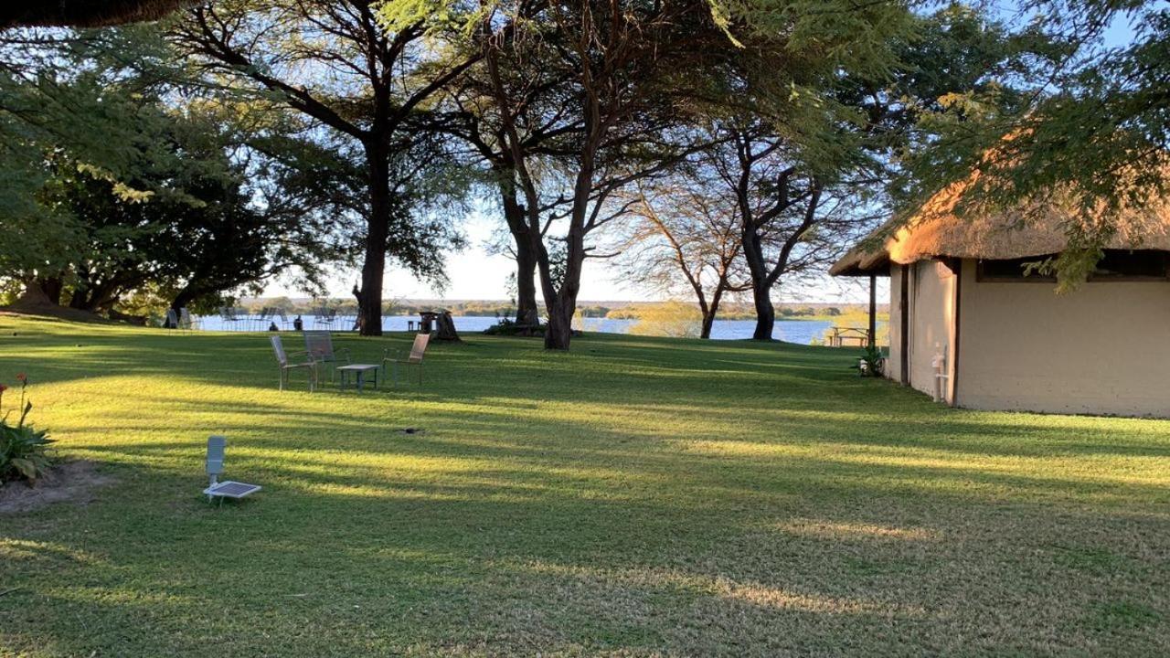 Big 5 Toro Lodge Kasane Εξωτερικό φωτογραφία